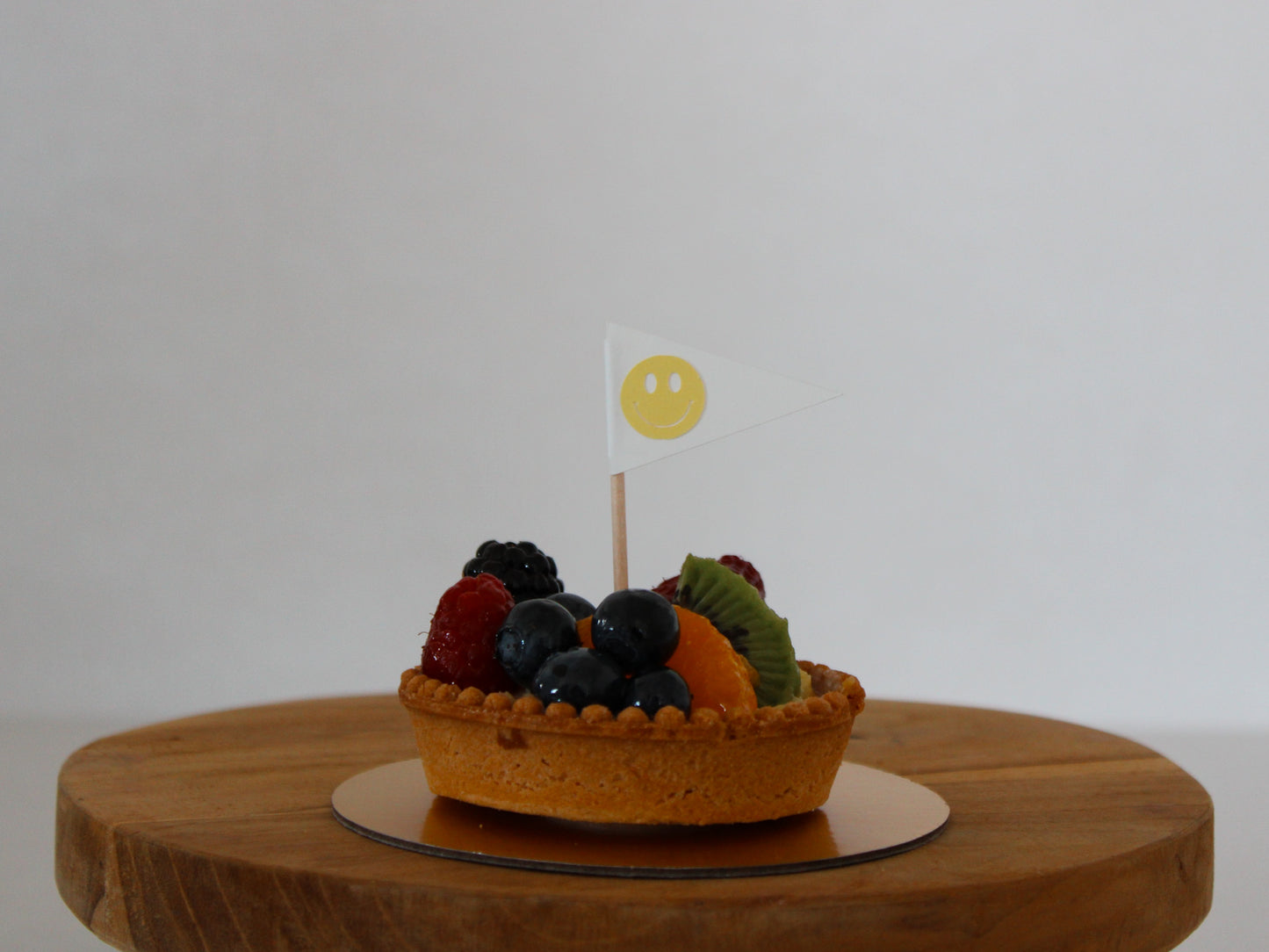 Mini Paper Flag - Smiley - 6pk